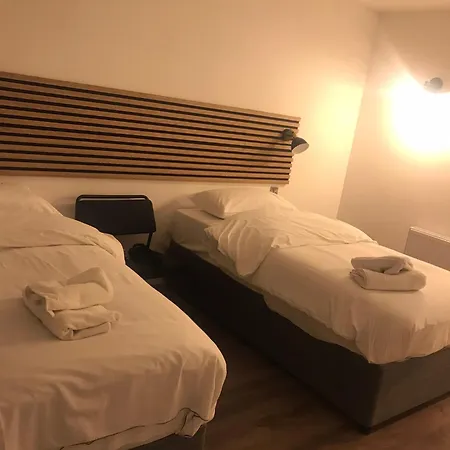 بيت للعطل Professional & Approved Self Catering Short Term Holiday Homes ماينوث