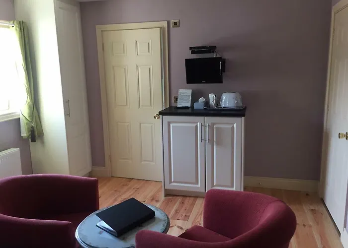 Professional & Approved Self Catering Short Term Holiday Homes 메이누스