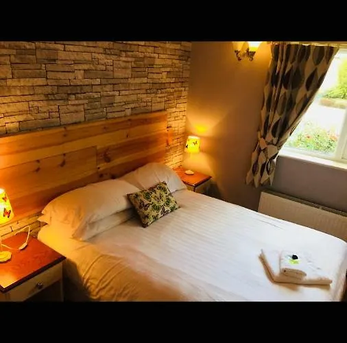 Professional & Approved Self Catering Short Term Holiday Homes 펜션 메이누스