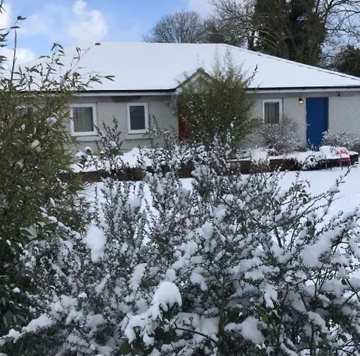 Professional & Approved Self Catering Short Term Holiday Homes * 메이누스